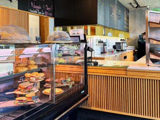 【洞窟の天の川×大地の神秘】ロトルアで土ボタル、国鳥キウイ、間欠泉を巡るNZ自然満喫ツアー＜日本語ガイド／オークランド発＞