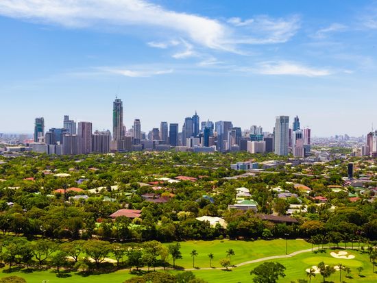 Philippines_Manila_Makati_shutterstock_210384175