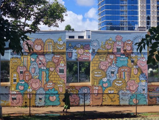 オアフ島半日観光シャトル　この木なんの木＋ハワイ出雲大社＋カメハメハ大王像＋イオラニ宮殿　11月より訪問スポット2カ所追加！＜日本語または英語ドライバー＞