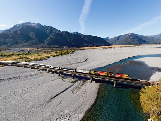 TranzAlpine--Waimakariri_Bridge--Aerial--AG