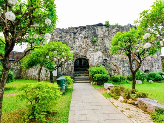 マニラ文化・グルメ探訪1日観光ツアー　日本語ガイドがご案内！歴史地区イントラムロス＋キアポ地区＋ビノンド地区（チャイナタウン）＜混載／約8時間／マカティ発＞