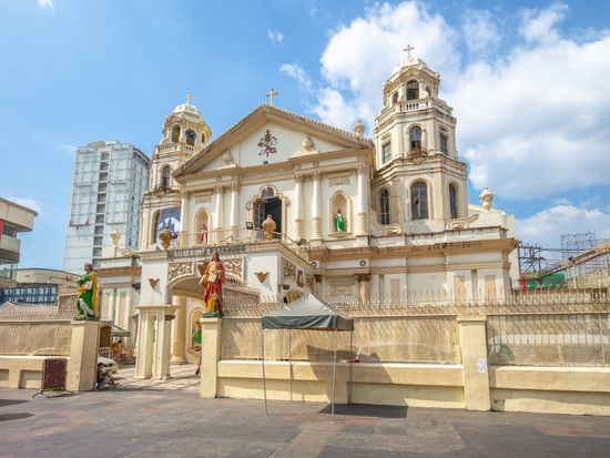 Philippines_Manila_Quiapo Church_pixta_49867139_L