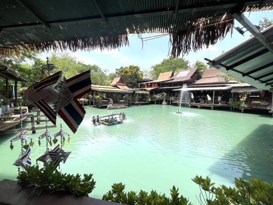 【専用車プラン】アユタヤの隠れた名所巡り｜専用車＆現地ガイド付きプライベートツアー（ケーブルカー乗車・黄金の遺跡・樹木に絡む仏頭観光）　