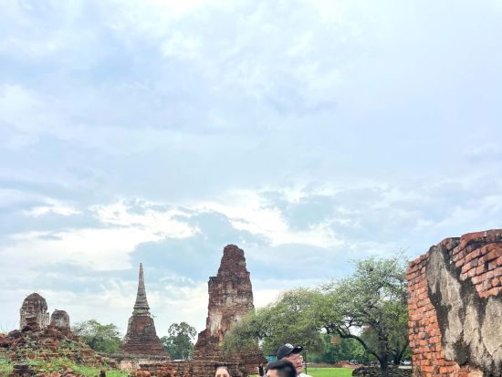 【専用車プラン】アユタヤの隠れた名所巡り｜専用車＆現地ガイド付きプライベートツアー（ケーブルカー乗車・黄金の遺跡・樹木に絡む仏頭観光）　