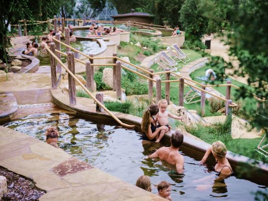 モーニントン温泉ツアー　ブライトンビーチやワイナリー訪問も満喫！絶景ビーチ＆天然温泉で癒しのひととき＜日本語ガイド／英語・韓国語ガイド＞