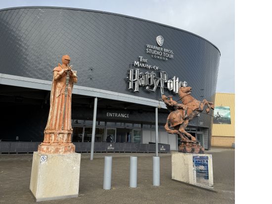 選べる2つの英国名所：プーさんの森／ブルーベル鉄道／ブライトン／ハリー・ポッター・スタジオ／セブンシスターズ《専用車＆日本語ドライバー》by とらベアトラベル