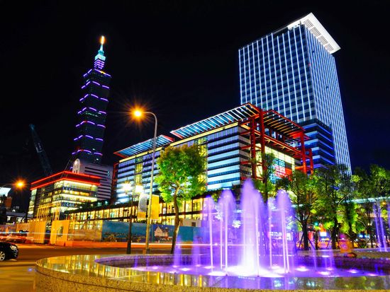 Taiwan_Taipei_Taipei 101_shutterstock_59597605