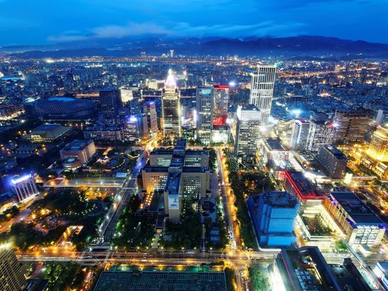 Taiwan_Taipei_Taipei 101_shutterstock_437871001