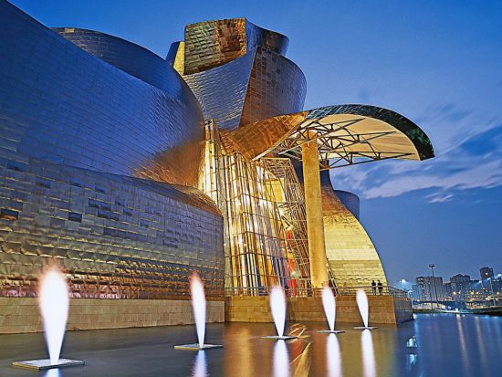 ベテラン公認ガイド ペドロさんと行く！バスク地方2泊3日　サン・セバスチャン＆ビルバオ＜貸切／日本語／国内線航空券込み／マドリード発着＞