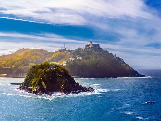 ベテラン公認ガイド ペドロさんと行く！バスク地方2泊3日　サン・セバスチャン＆ビルバオ＜貸切／日本語／国内線航空券込み／マドリード発着＞