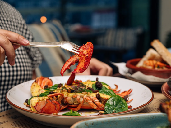 ウノ・マス「UNO MAS at Centara Grand Central World」事前予約　地中海の香り漂う絶品料理とパノラマ夜景ディナー