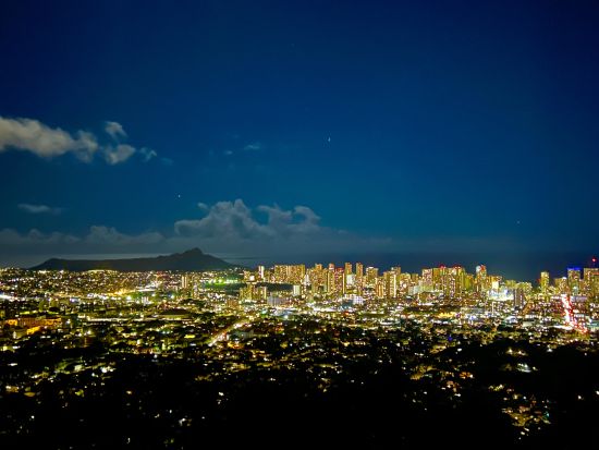 〈13名まで乗車OK！貸切チャーター〉1時間で行くタンタラスの丘夜景ツアー/日本語ガイド