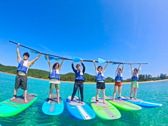 奄美大島〈お得なセットプラン〉【SUP＋シュノーケル＋マングローブカヌー＋ナイトツアー 】美しい白浜が広がる奄美大島！おひとり様も可能 by 奄美シーランドの写真1