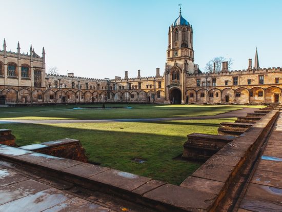 UK_Oxford_University_Christ_Church_shutterstock_568421734