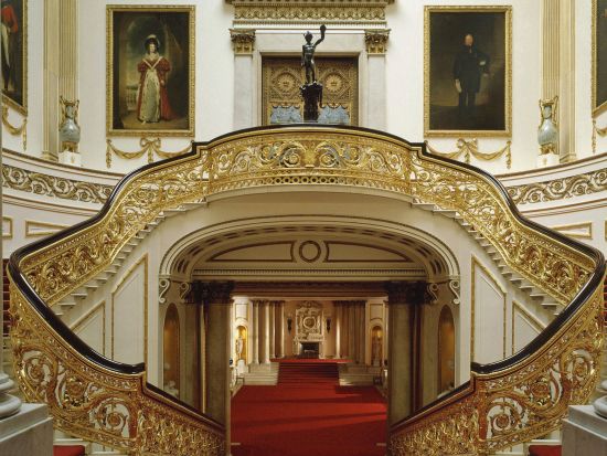 バッキンガム宮殿内部見学チケット＆アフタヌーンティー 車窓からロンドン観光できるアフタヌーンティーバスまたはレストランで楽しむ伝統スタイル＜7～9月＞