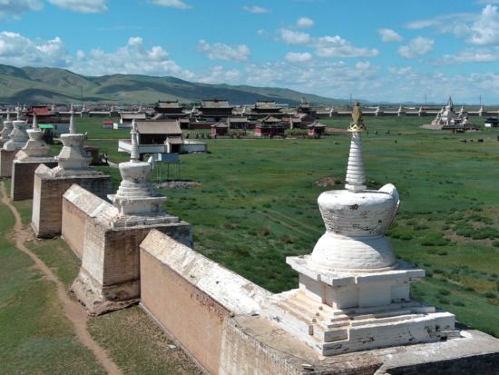 【2泊3日】草原×砂丘の絶景！砂丘エルセンタサルハイでらくだ体験＆古都カラコルム＆ウギー湖＆遊牧民のゲル訪問＜食事付き／日本語ガイド／ウランバートル発＞
