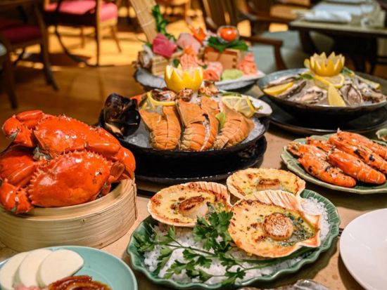 ザ・ダイニングルーム「The Dining Room at Grand Hyatt Erawan」事前予約　五感で味わう贅沢ビュッフェ