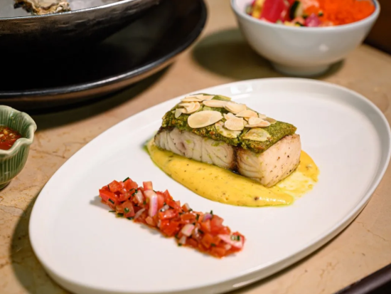 ザ・ダイニングルーム「The Dining Room at Grand Hyatt Erawan」事前予約　五感で味わう贅沢ビュッフェ