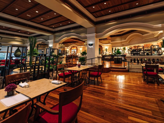 ザ・ダイニングルーム「The Dining Room at Grand Hyatt Erawan」事前予約　五感で味わう贅沢ビュッフェ