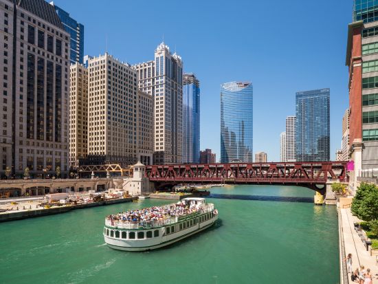 シカゴウォーキングツアー　ダウンタウンの人気観光地や見どころを巡る街歩き＜2時間／英語ガイド／自転車レンタルorレンタルカヤック2時間特典付き＞