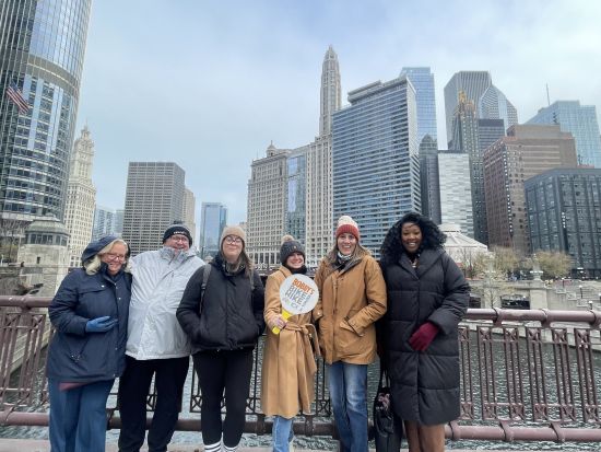 シカゴウォーキングツアー　ダウンタウンの人気観光地や見どころを巡る街歩き＜2時間／英語ガイド／自転車レンタルorレンタルカヤック2時間特典付き＞