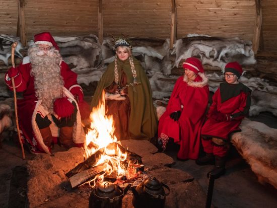 ラップランドで遊ぼう！サンタクロース村＆トナカイ牧場＆スノーモービル1日ツアー＜11月～3月／昼食付／英語／ロヴァニエミ発＞＊申込と同時に即予約確定