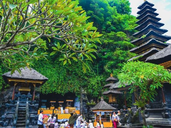 ☆クサンバの塩プレゼント☆バリ島の原風景シデメン村観光ツアー　伝統布工房＋クサンバ塩田＋ゴアラワ寺院＜日本語ガイド／ホテル送迎／3コースランチ付き＞by JTB