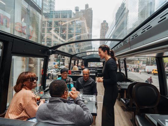 バストロノーム（BUSTRONOME）食事券＆事前予約サービス　2階建てパノラマバスレストラン＜地下鉄57丁目駅付近発＞*前日17時まで予約OK