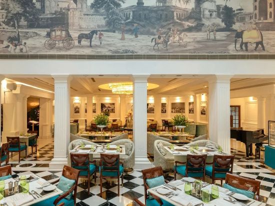 【レストラン予約】Claridge's Hotel アフタヌーンティービュッフェ事前予約＜往復送迎付き＞