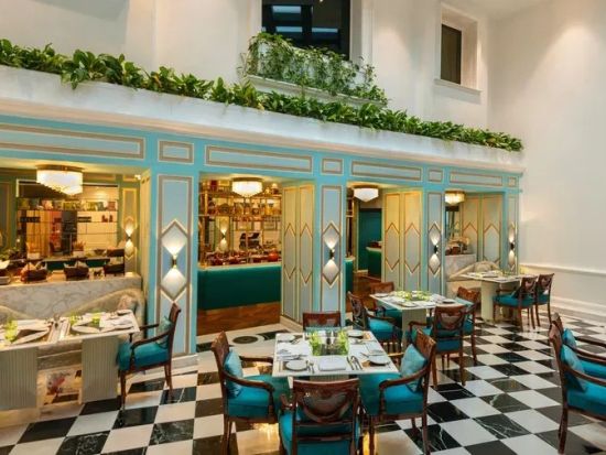 【レストラン予約】Claridge's Hotel アフタヌーンティービュッフェ事前予約＜往復送迎付き＞