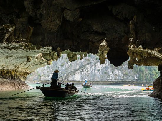Luon Cave_pixta_62632246_M
