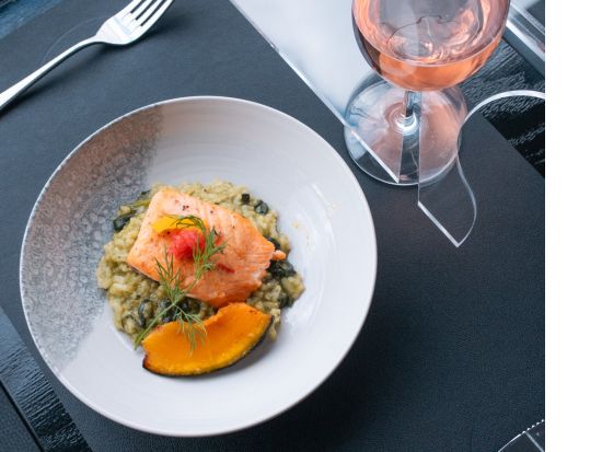 バストロノーム（BUSTRONOME）食事券＆事前予約サービス　2階建てパノラマバスレストラン＜地下鉄57丁目駅付近発＞*前日17時まで予約OK