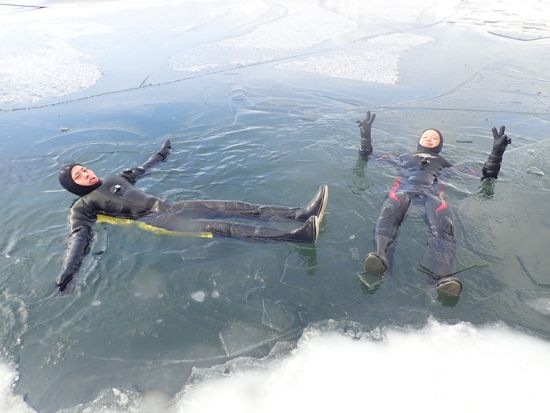 支笏湖アイスウォーク｜10年以上“日本一クラス”の透明度を誇る神秘の湖で氷上体験！ ＜午前・午後／1～3月／支笏湖発着＞by オーシャンデイズ