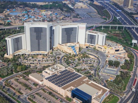 トランジットに最適！24時間滞在！ドバイ国際空港⇔ホテル送迎付き宿泊パッケージ *グランドハイアットドバイ宿泊＜貸切送迎／朝食／英語ドライバー／ドバイ空港発着＞