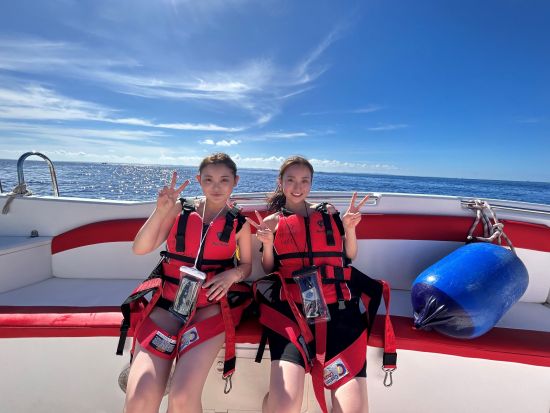 【那覇で唯一の少人数制パラセーリング】快適に慶良間ブルーを堪能しよう。＜1時間半／那覇発＞