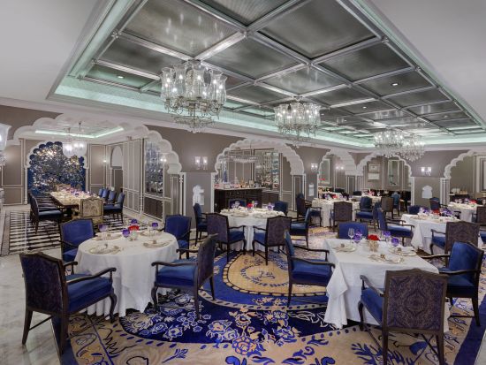 【ディナー】ビリヤニが絶品★"Dum Pukht" レストラン事前予約＜往復送迎付き＞