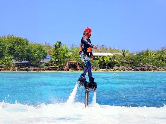 グアムオーシャンパーク✩プライベートビーチ入場利用　選べるマリンアクティビティ　SUP・カヤック・シュノーケル無料貸出＜送迎付＞