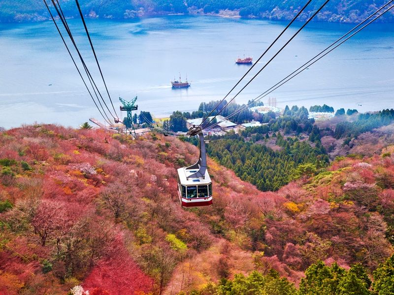 Japan_Kanagawa_Hakone_Komagatake_Ropeway_shutterstock_1432779602