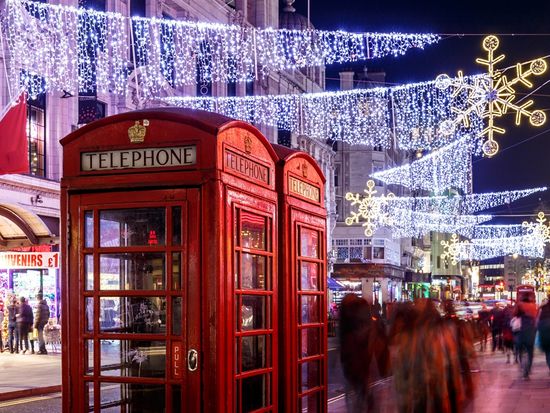 United Kingdom_England_Christmas Lights_London_shutterstock_532245511 (1)