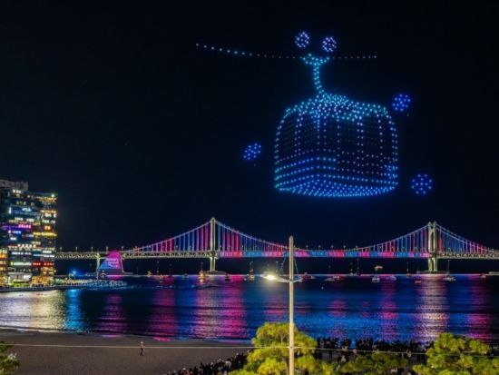 釜山ナイトツアー　広安里Mドローンライトショー＋夜景スポット巡り　テジクッパの夕食付き＜土曜日／選べる出発地／日本語ガイド＞