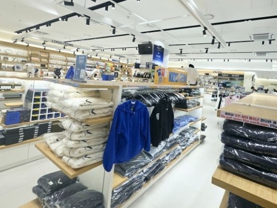 ソウル学生街巡り！延世大学校＆弘大散策ツアー　韓国ドラマのロケ地としても有名な大学で即席トッポッキのランチ込＜午前／日本語ガイド＞