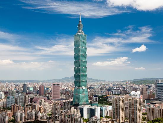 Taiwan_Taipei_Taipei 101_shutterstock_34380835