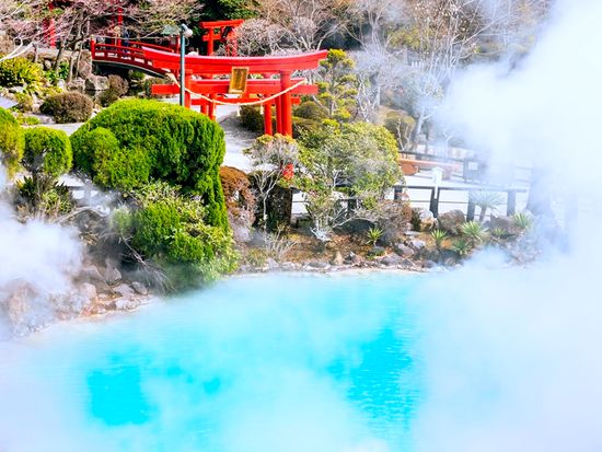Japan_Oita_Beppu_Jigoku Meguri_hot spring_Umi Jigoku_pixta_75285564_L