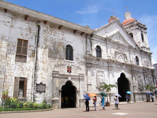 Philippines_Cebu_Santoninyo church_pixta_431372_L