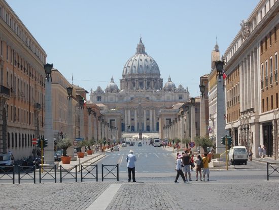 少人数で行く！バチカン美術館＆システィーナ礼拝堂＆サン・ピエトロ大聖堂見学ツアー　クーポラ入場付きプランあり＜定員8名／日本語ガイド／混載＞＊即予約確定