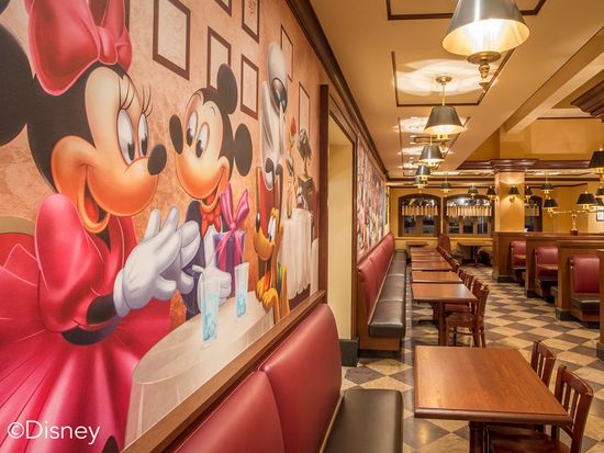 Mickey&Pals Market Cafe1