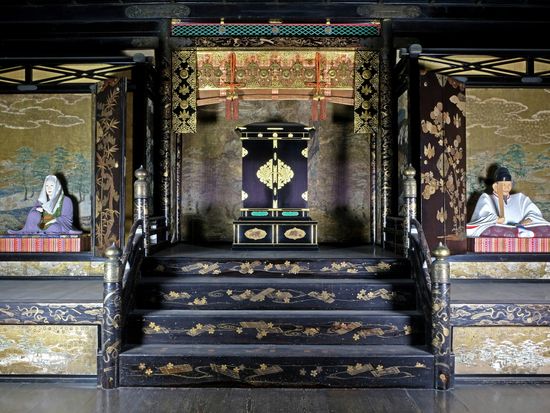 高台寺 霊屋内陣１（クレジット要「高台寺 蔵」）