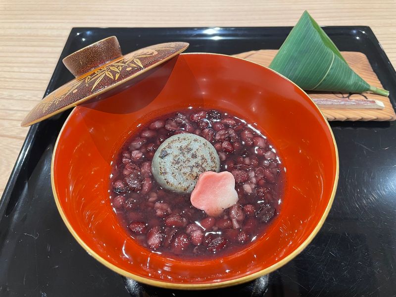 ふふふあん（半兵衛麸）麸もちぜんざいと笹巻麸