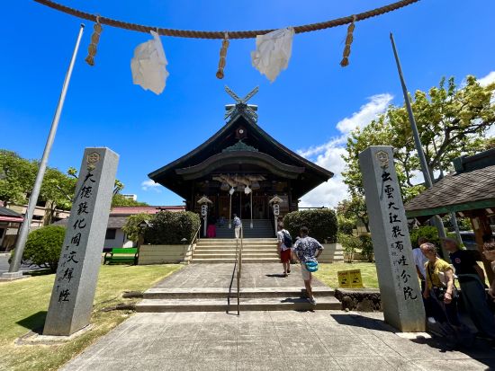 ワイキキ沖ボートクルーズ(1時間)＆ホノルル市内観光〈半日でハワイを満喫！/日本語ドライバーガイド〉