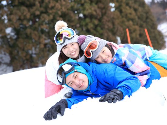 Hokkaido_Yukiasobi_pixta_39426128_M